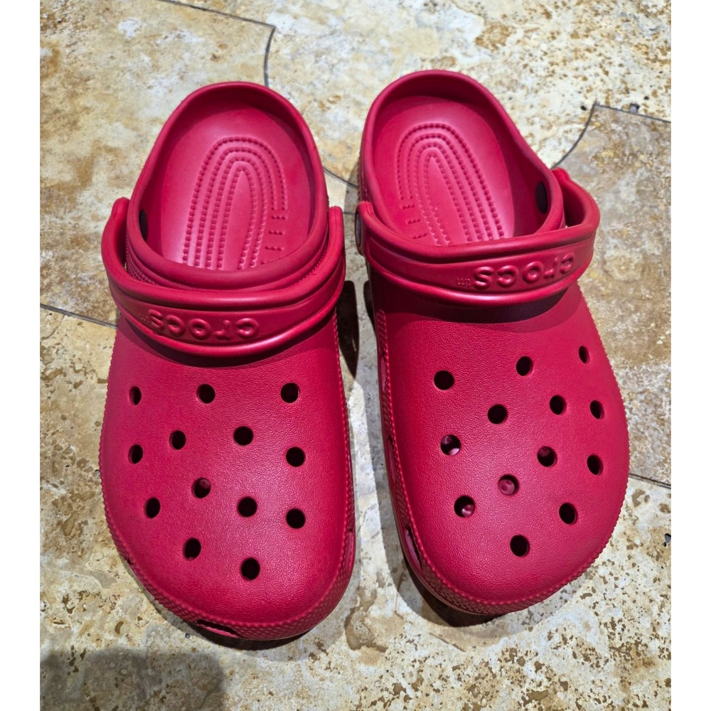 Crocs Classic Clog Unisex M8 W10 Red Slip On Comfort Shoes Excellent